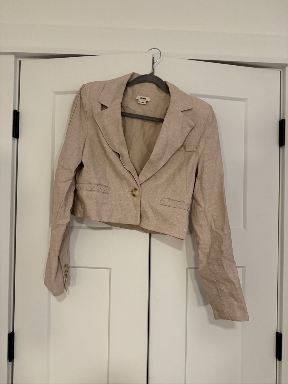 Beige Cropped Women's Blazer - Classic Tailored Jacket